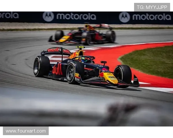 F1车队新赛季阵容大变动 多位明星车手转会引发广泛关注